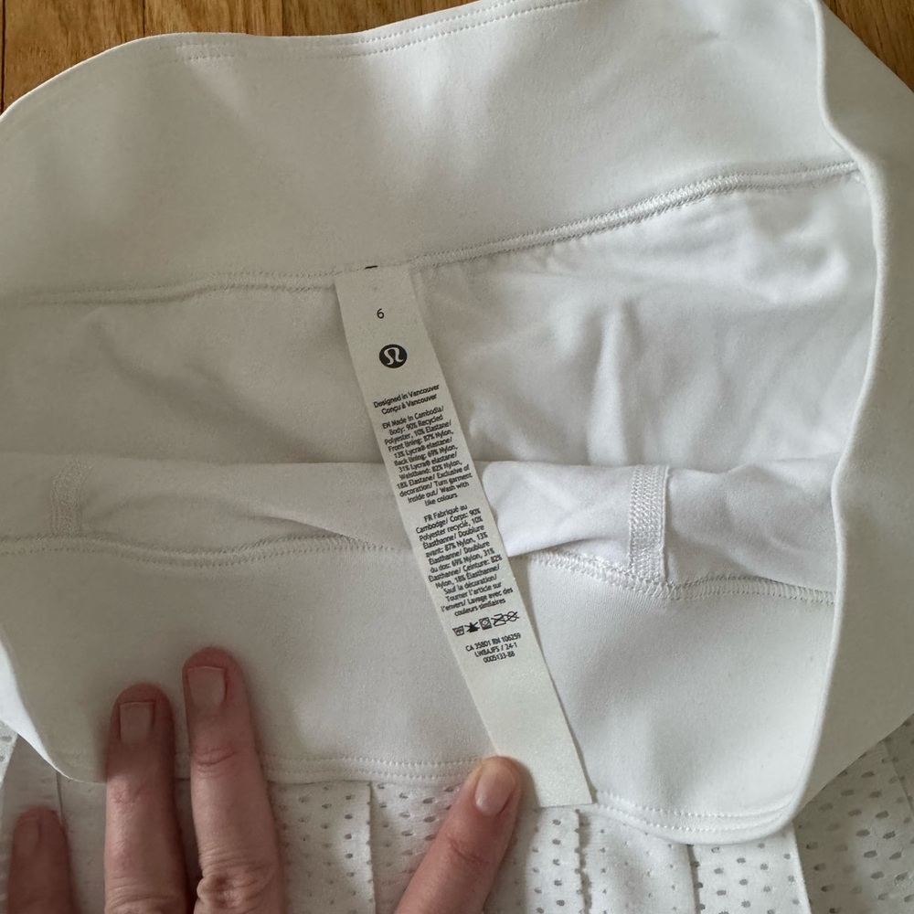Lululemon White Pleated Women's Tennis Skirt - Picture 2 of 4